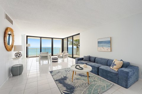 Condominio en venta en Riviera Beach, Florida, 2 dormitorios, 123.56 m2 № 2088249 - foto 4