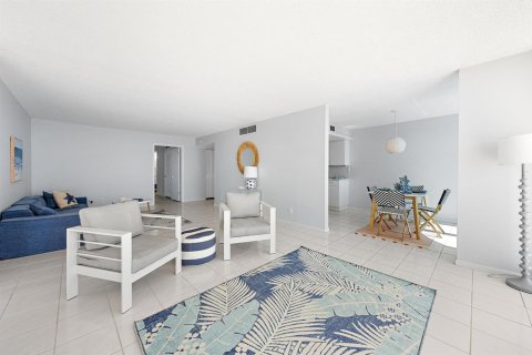 Condominio en venta en Riviera Beach, Florida, 2 dormitorios, 123.56 m2 № 2088249 - foto 5