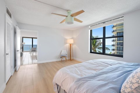 Condominio en venta en Riviera Beach, Florida, 2 dormitorios, 123.56 m2 № 2088249 - foto 17