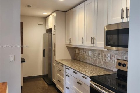 Copropriété à vendre à Wilton Manors, Floride: 1 chambre, 69.68 m2 № 1818528 - photo 2