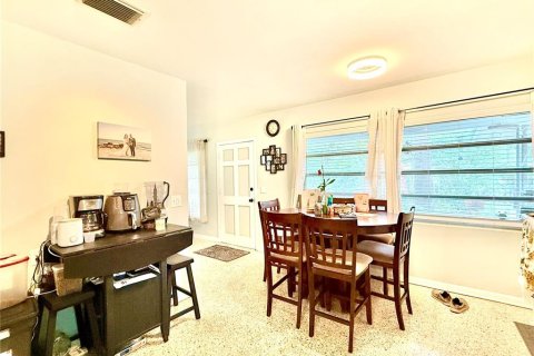 Casa en alquiler en Tarpon Springs, Florida, 2 dormitorios, 80.27 m2 № 1911101 - foto 16