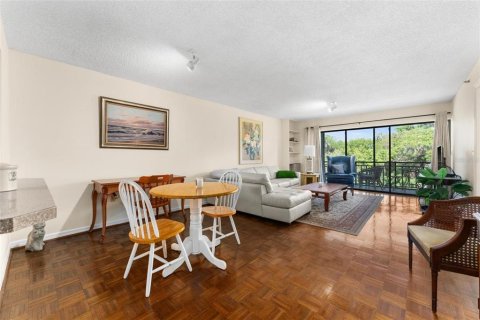 Condo in Casselberry, Florida, 2 bedrooms  № 1618166 - photo 11