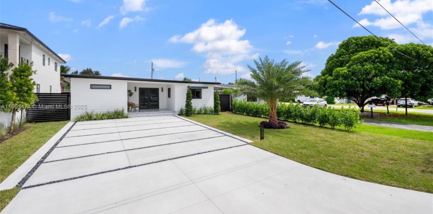 Villa ou maison à Miami, Floride 4 chambres, 219.06 m2 № 1954596