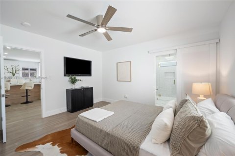 Villa ou maison à vendre à Miami, Floride: 4 chambres, 219.06 m2 № 1954596 - photo 17