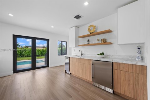 Villa ou maison à vendre à Miami, Floride: 4 chambres, 219.06 m2 № 1954596 - photo 7