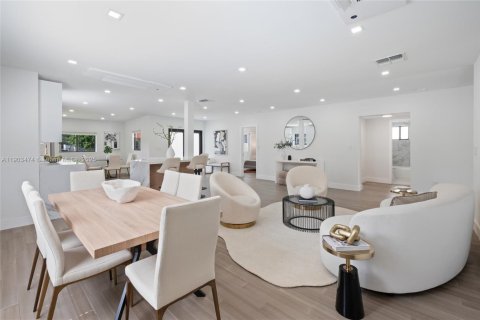 Villa ou maison à vendre à Miami, Floride: 4 chambres, 219.06 m2 № 1954596 - photo 9