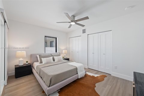 Villa ou maison à vendre à Miami, Floride: 4 chambres, 219.06 m2 № 1954596 - photo 15