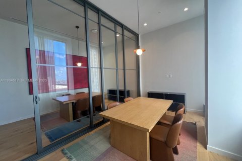 Condominio en alquiler en Miami, Florida, 2 dormitorios, 85.93 m2 № 1993646 - foto 5