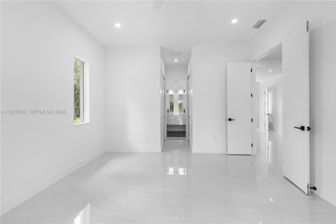 Купить виллу или дом в Нейплс, Флорида 3 спальни, № 1987163 - фото 16