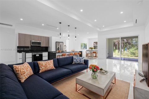 Купить виллу или дом в Нейплс, Флорида 3 спальни, № 1987163 - фото 3