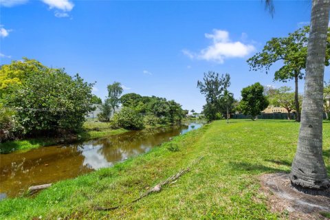 Copropriété à vendre à Coral Springs, Floride: 2 chambres, 95.69 m2 № 1864754 - photo 24