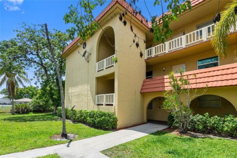 Copropriété à vendre à Coral Springs, Floride: 2 chambres, 95.69 m2 № 1864754 - photo 21