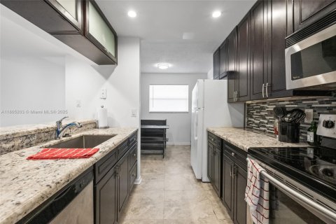 Copropriété à vendre à Coral Springs, Floride: 2 chambres, 95.69 m2 № 1864754 - photo 15