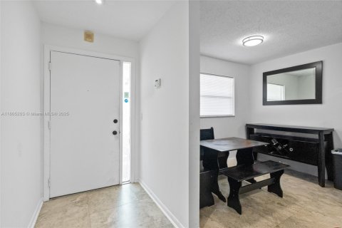 Copropriété à vendre à Coral Springs, Floride: 2 chambres, 95.69 m2 № 1864754 - photo 2