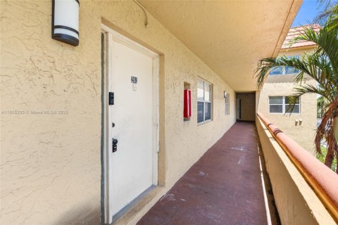 Copropriété à vendre à Coral Springs, Floride: 2 chambres, 95.69 m2 № 1864754 - photo 23