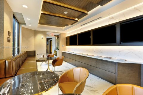 Condo in Coral Gables, Florida, 1 bedroom  № 1811648 - photo 26