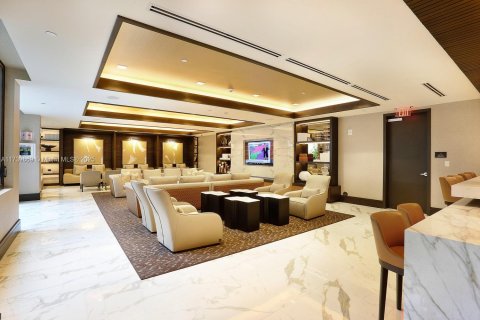 Condo in Coral Gables, Florida, 1 bedroom  № 1811648 - photo 24
