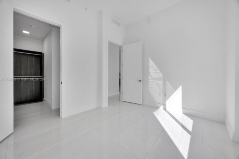 Condo in Coral Gables, Florida, 1 bedroom  № 1811648 - photo 13