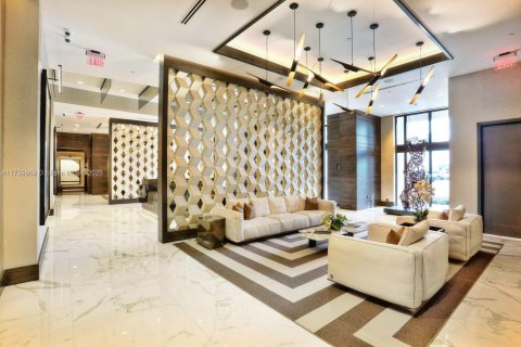 Condo in Coral Gables, Florida, 1 bedroom  № 1811648 - photo 28