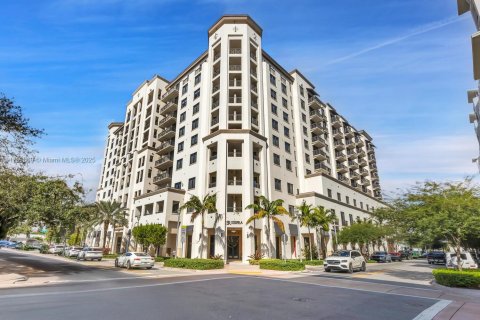 Condo in Coral Gables, Florida, 1 bedroom  № 1811648 - photo 1