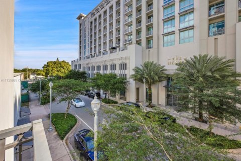 Condo in Coral Gables, Florida, 1 bedroom  № 1811648 - photo 20