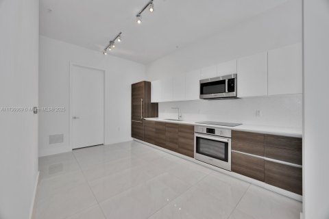 Condo in Coral Gables, Florida, 1 bedroom  № 1811648 - photo 6