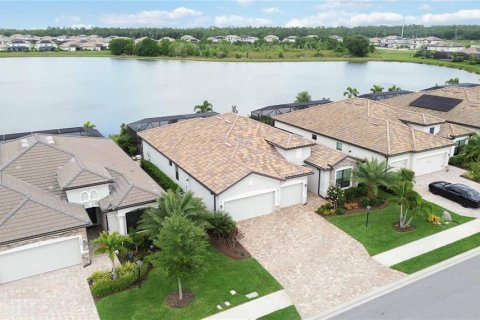 House in Lakewood Ranch, Florida 3 bedrooms, 228.08 sq.m. № 2213215 - photo 19