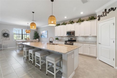 House in Lakewood Ranch, Florida 3 bedrooms, 228.08 sq.m. № 2213215 - photo 4