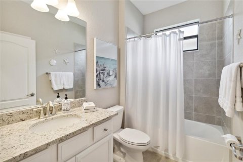 House in Lakewood Ranch, Florida 3 bedrooms, 228.08 sq.m. № 2213215 - photo 12