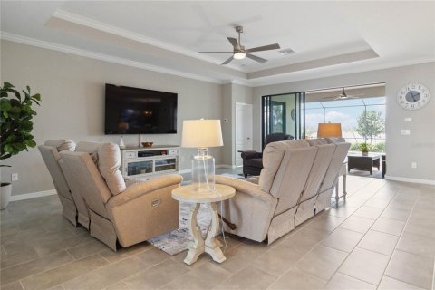 House in Lakewood Ranch, Florida 3 bedrooms, 228.08 sq.m. № 2213215 - photo 3