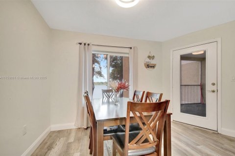Condominio en venta en Oakland Park, Florida, 2 dormitorios, 116.69 m2 № 1500430 - foto 12