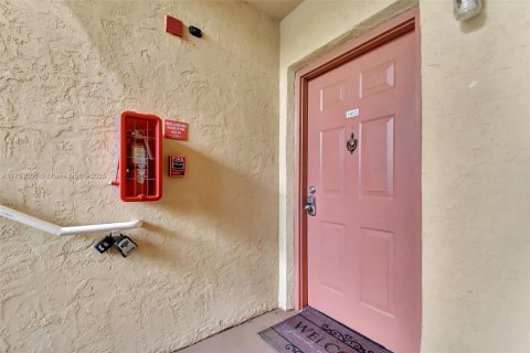 Condominio en venta en Oakland Park, Florida, 2 dormitorios, 116.69 m2 № 1500430 - foto 5