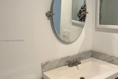 Купить кондоминиум в Лодерхилл, Флорида 2 спальни, 104.05м2, № 2039743 - фото 13