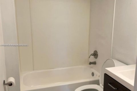 Купить кондоминиум в Лодерхилл, Флорида 2 спальни, 104.05м2, № 2039743 - фото 10