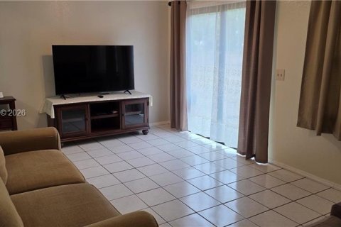 House in LaBelle, Florida 3 bedrooms № 2020774 - photo 4