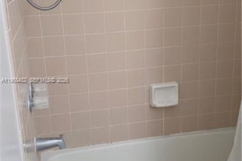 House in LaBelle, Florida 3 bedrooms № 2020774 - photo 16