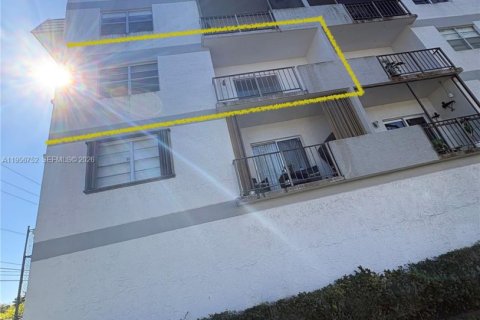 Condominio en venta en Miami, Florida, 1 dormitorio, 60.39 m2 № 2025017 - foto 28