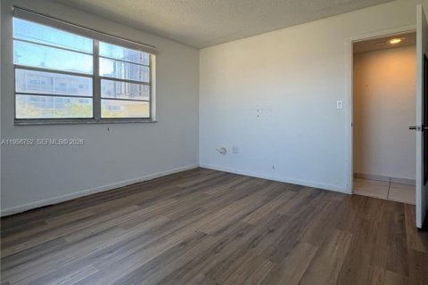 Condominio en venta en Miami, Florida, 1 dormitorio, 60.39 m2 № 2025017 - foto 18