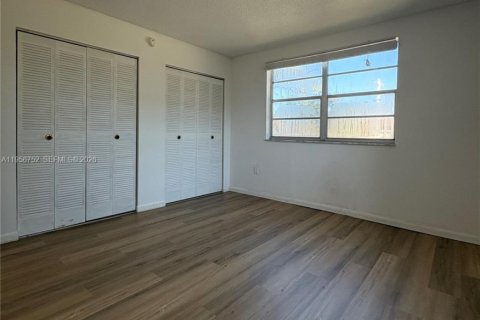 Condominio en venta en Miami, Florida, 1 dormitorio, 60.39 m2 № 2025017 - foto 16