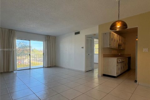 Condominio en venta en Miami, Florida, 1 dormitorio, 60.39 m2 № 2025017 - foto 25