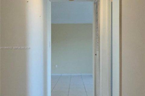 Condominio en venta en Miami, Florida, 1 dormitorio, 60.39 m2 № 2025017 - foto 24