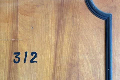 Condominio en venta en Miami, Florida, 1 dormitorio, 60.39 m2 № 2025017 - foto 27