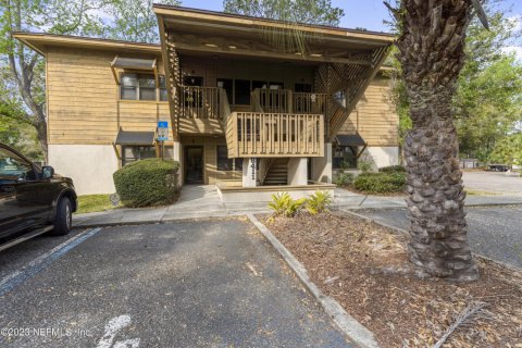 Propiedad comercial en alquiler en Jacksonville, Florida, 468.23 m2 № 767102 - foto 1
