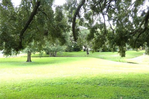 House in Port Richey, Florida 2 bedrooms, 140.28 sq.m. № 1894115 - photo 11