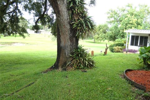 House in Port Richey, Florida 2 bedrooms, 140.28 sq.m. № 1894115 - photo 6