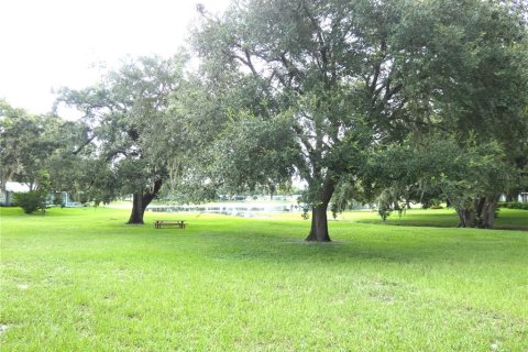 House in Port Richey, Florida 2 bedrooms, 140.28 sq.m. № 1894115 - photo 10