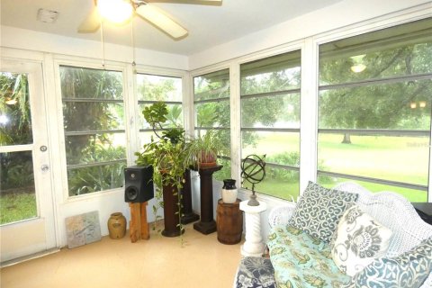 House in Port Richey, Florida 2 bedrooms, 140.28 sq.m. № 1894115 - photo 24