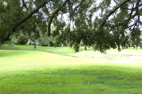 House in Port Richey, Florida 2 bedrooms, 140.28 sq.m. № 1894115 - photo 8