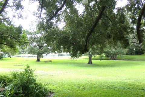 House in Port Richey, Florida 2 bedrooms, 140.28 sq.m. № 1894115 - photo 7