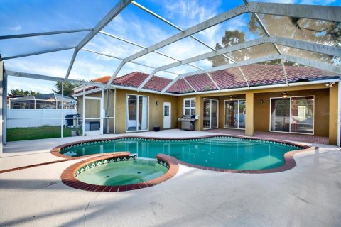 House in Brandon, Florida 5 bedrooms, 215.63 sq.m. № 2279920 - photo 27